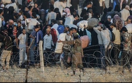 More than 20,000 Syrians enter Turkey through open border